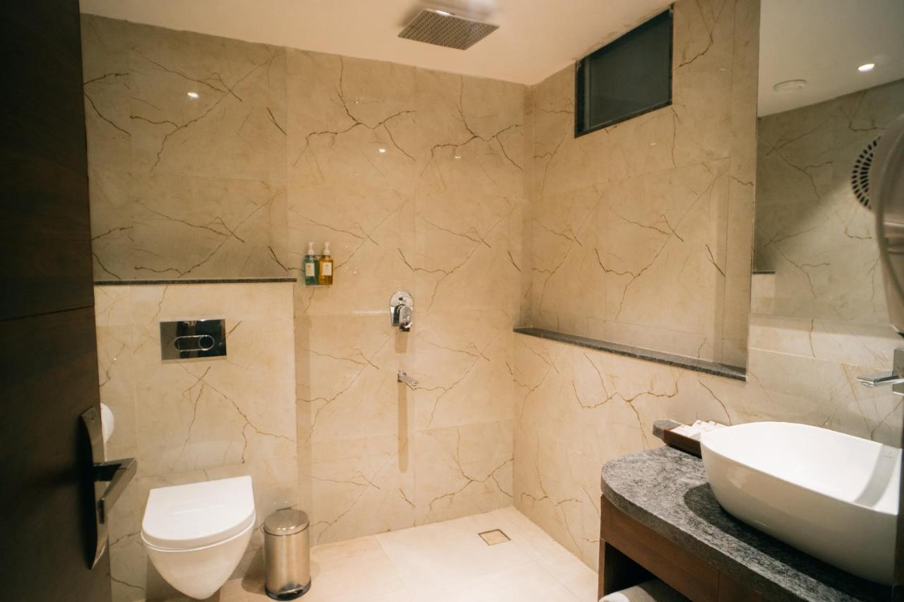 Playotel Premier Vijay Nagar Indore Eksteriør bilde