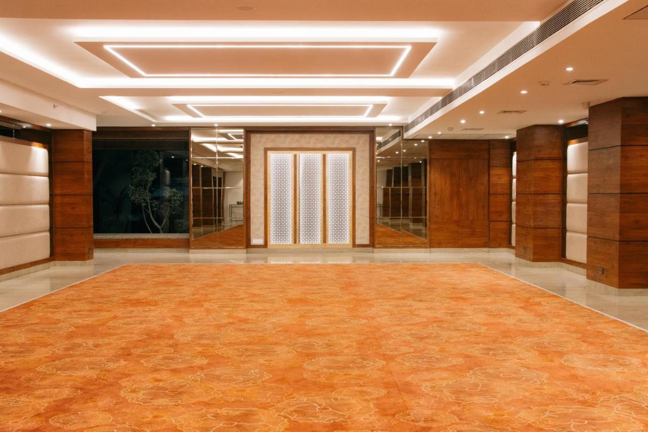 Playotel Premier Vijay Nagar Indore Eksteriør bilde