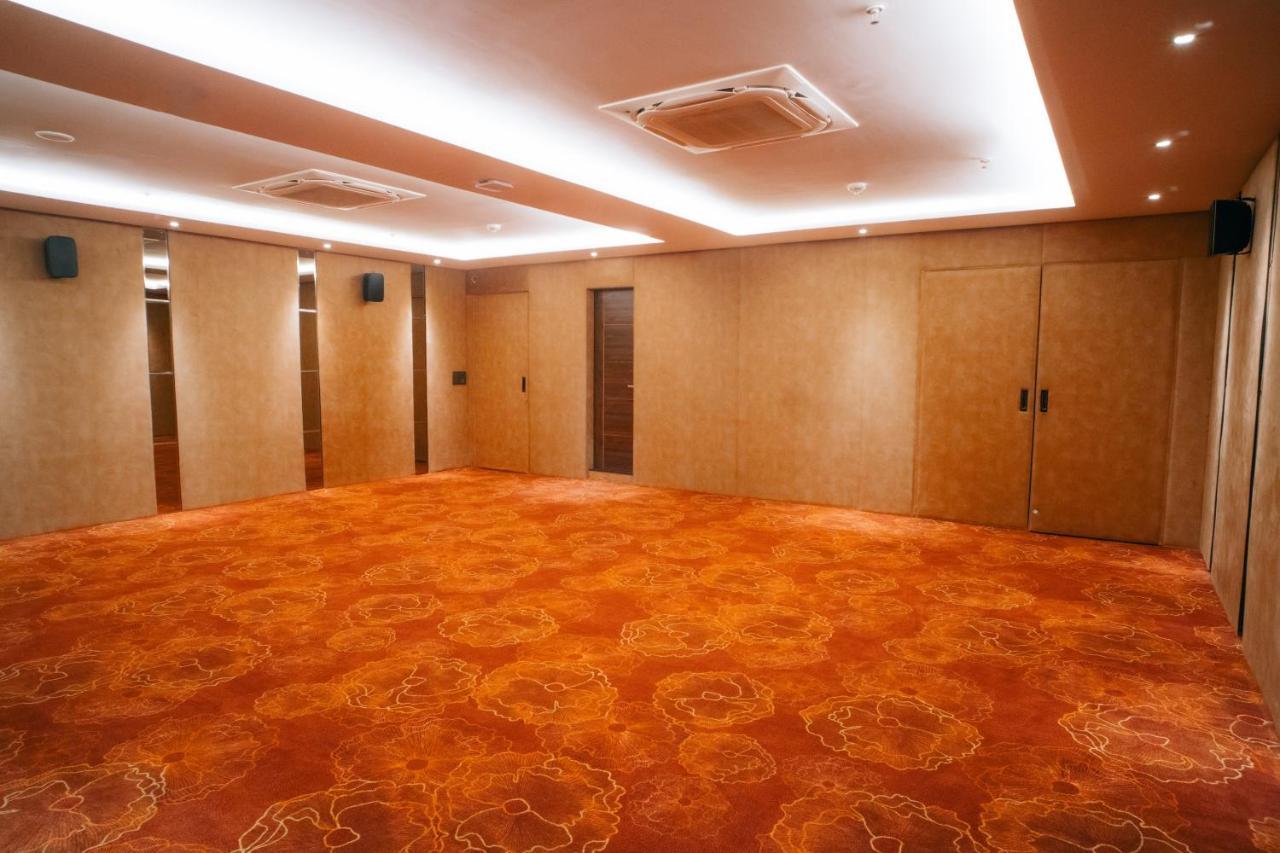 Playotel Premier Vijay Nagar Indore Eksteriør bilde